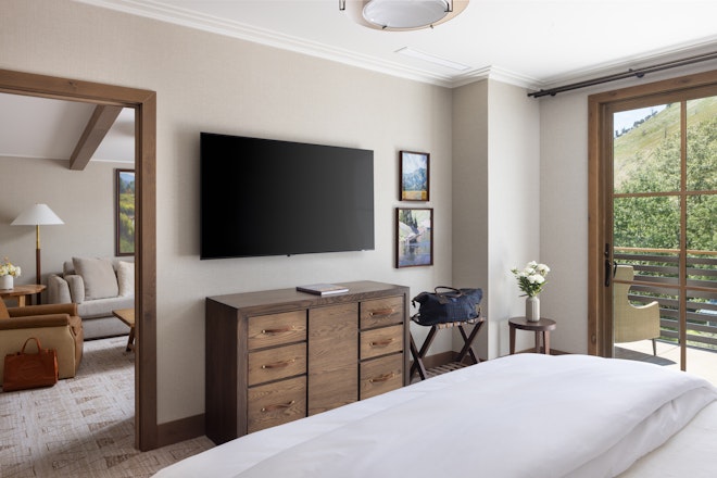 Suite - Bedroom
