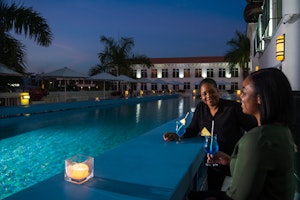 Pool Bar