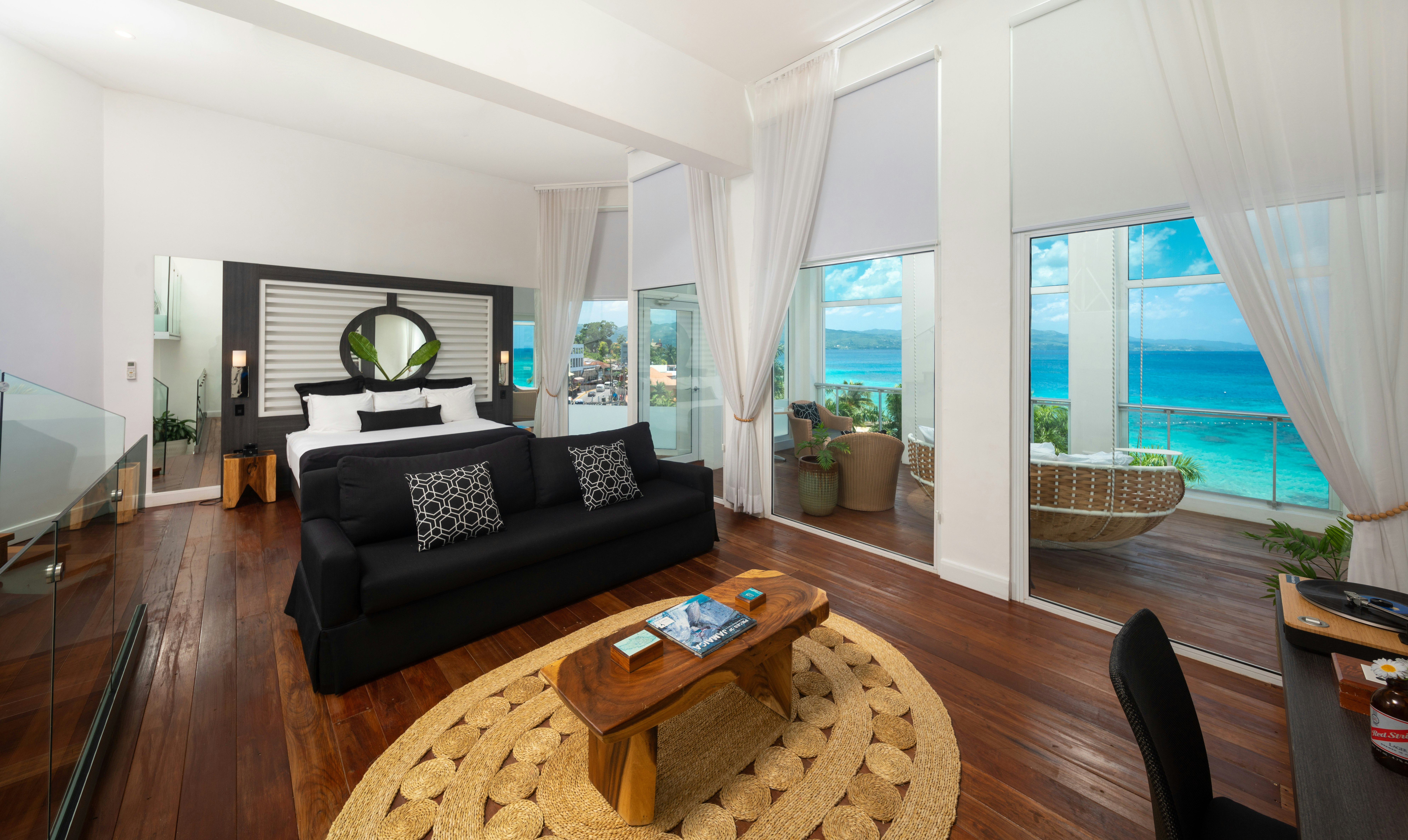 S Hotel Sky Presidential Suite Bedroom