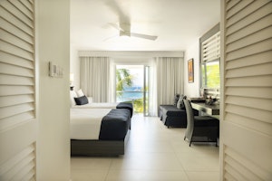 S Hotel Deluxe Double Room