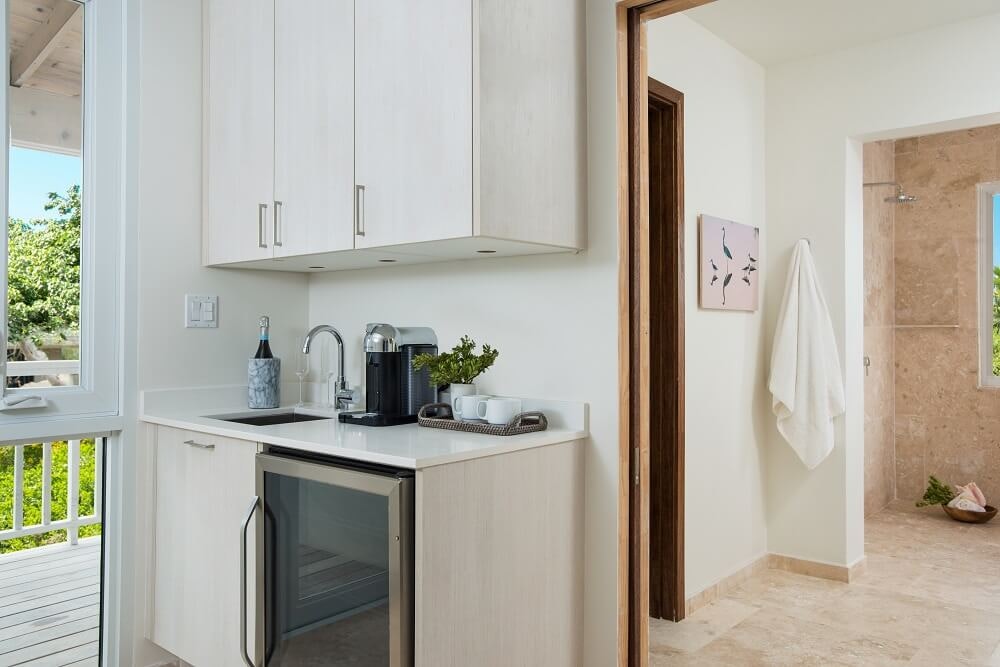 Ridgetop Ocean View Suite - Kitchenette