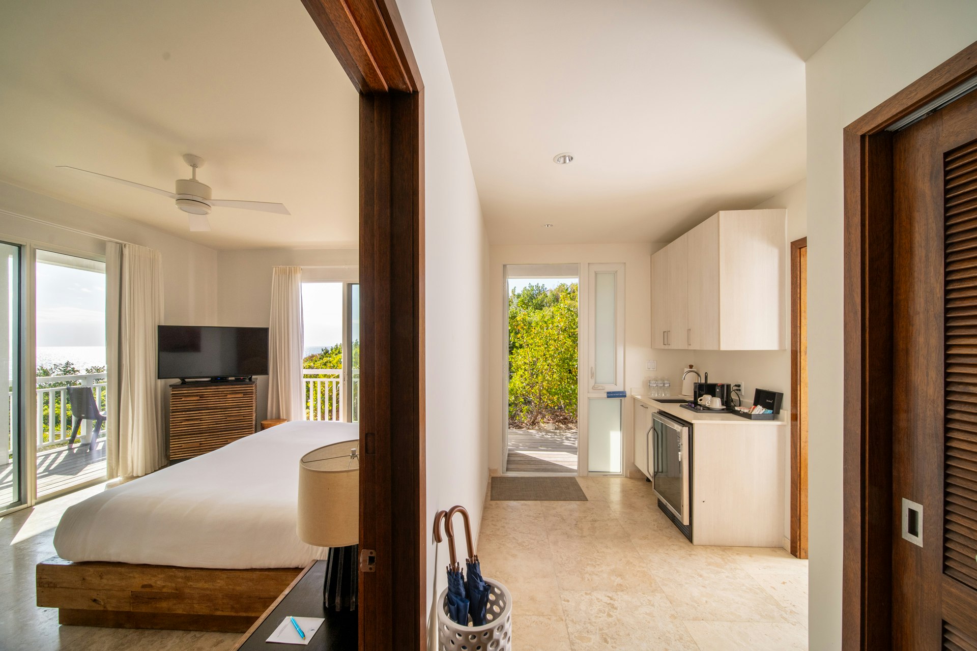 Ridgetop Ocean View Suite - Bedroom