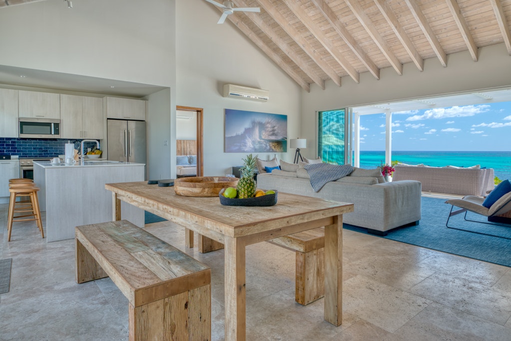 Four Bedroom Beachfront Villa - Kitchen