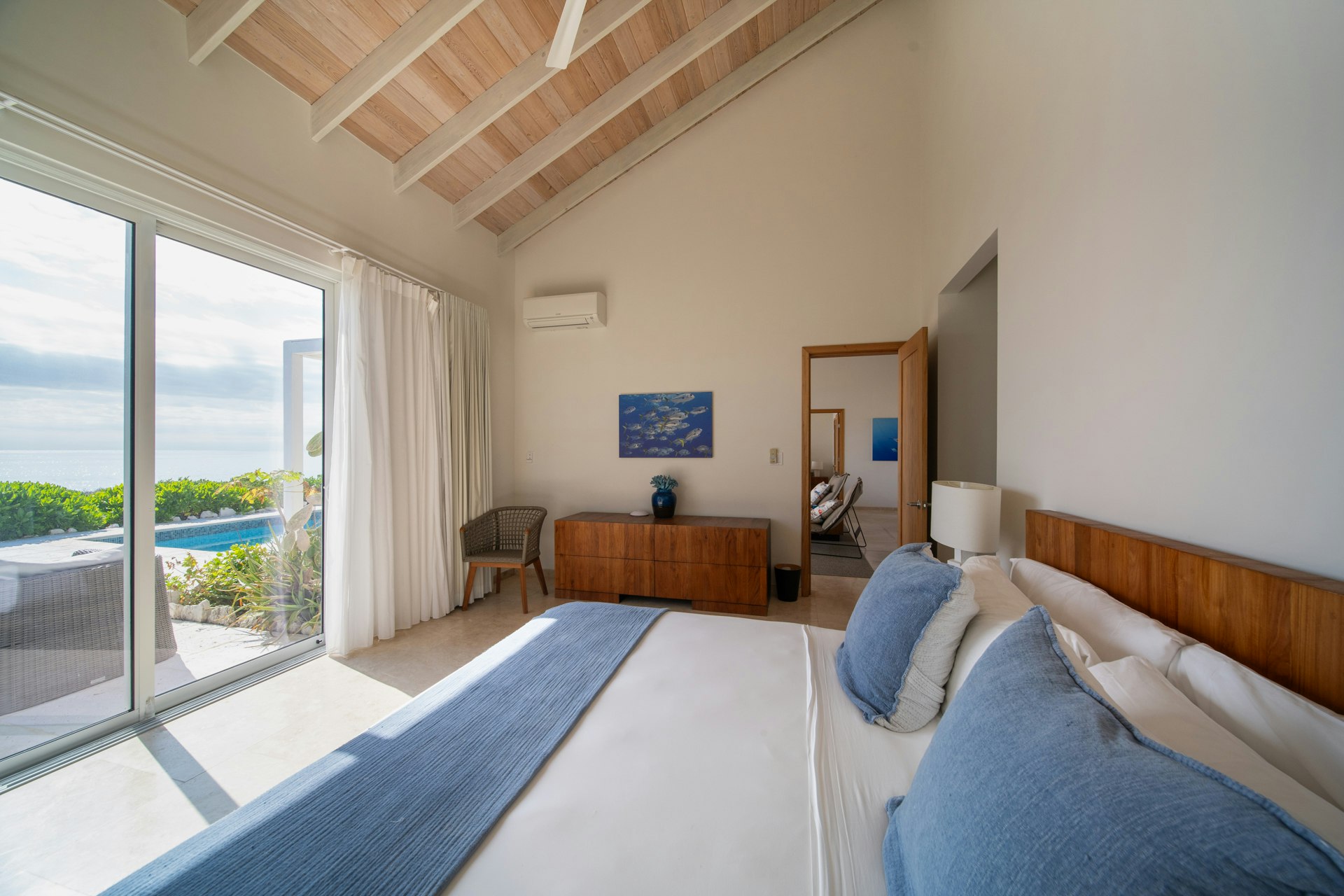 Three Bedroom Peninsula Oceanfront Conch Villa - Bedroom