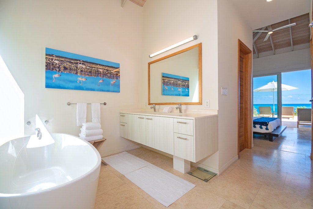 Two Bedroom Beachfront Villa Deluxe - Bathroom