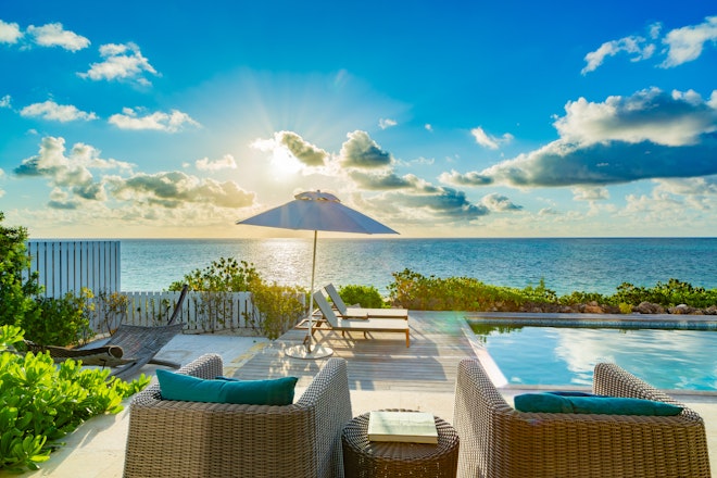 Four Bedroom Beachfront Villa - Pool & Sundeck