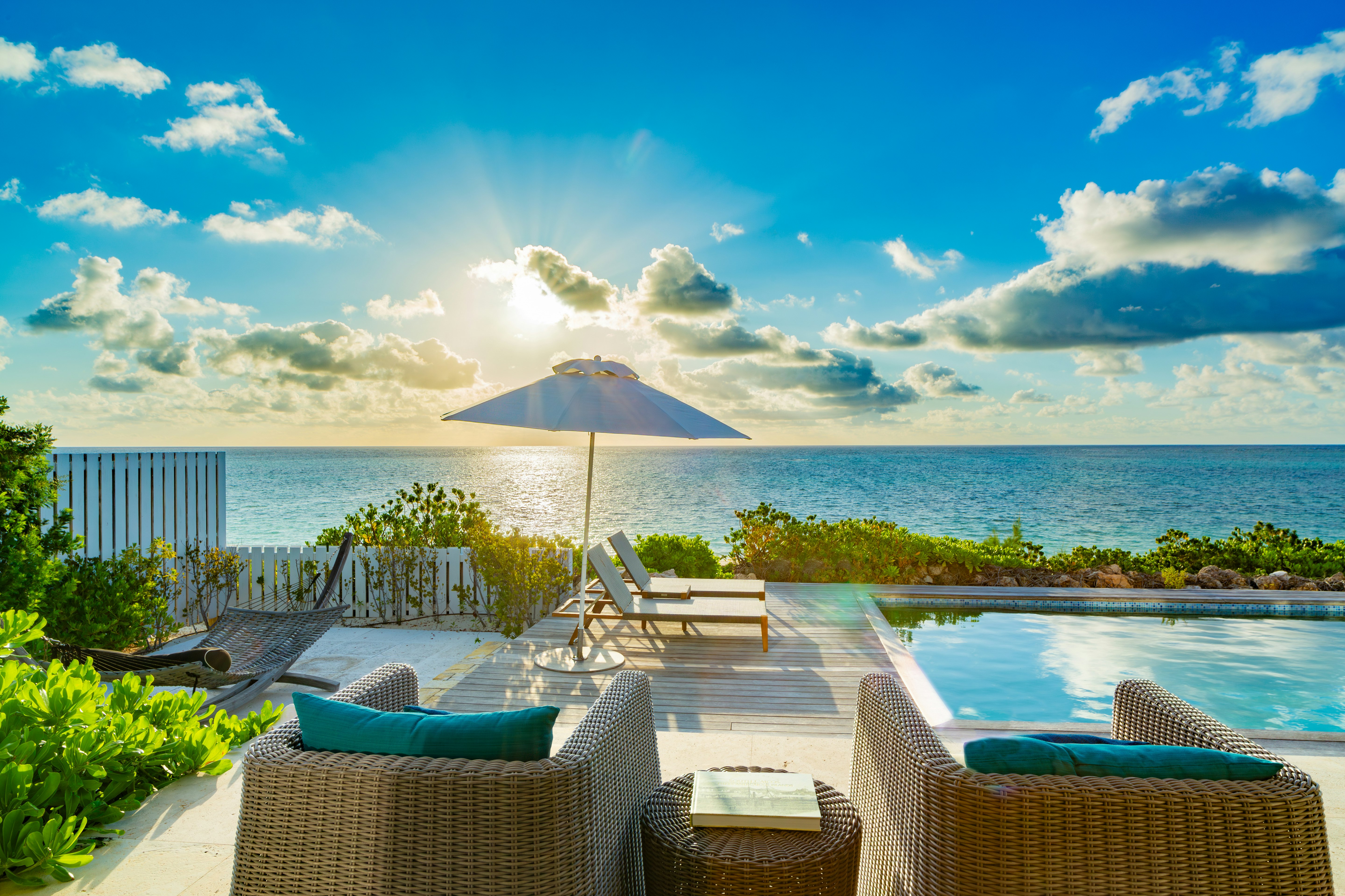 Four Bedroom Beachfront Villa - Pool & Sundeck