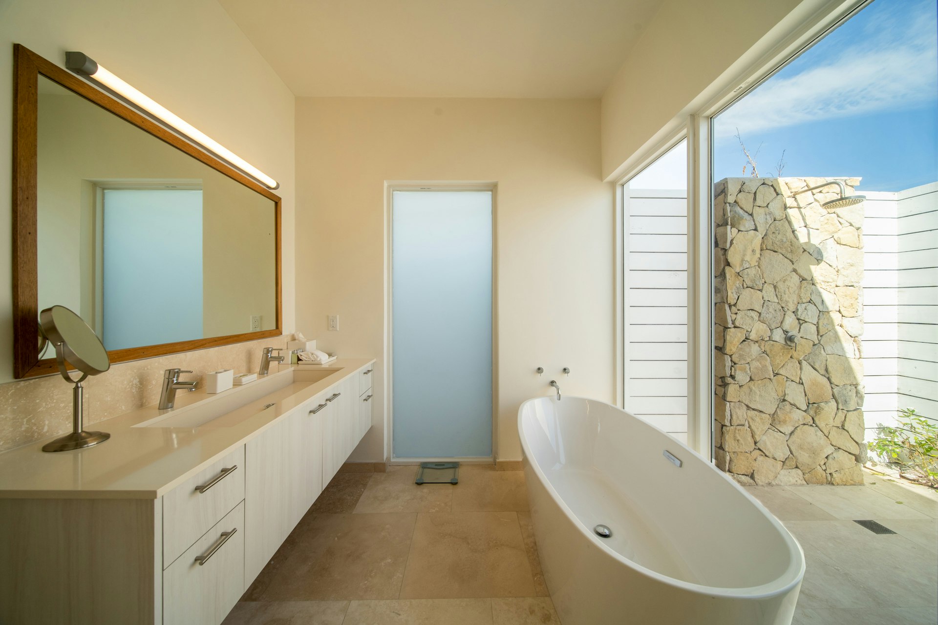 Three Bedroom Peninsula Oceanfront Conch Villa - Bathroom