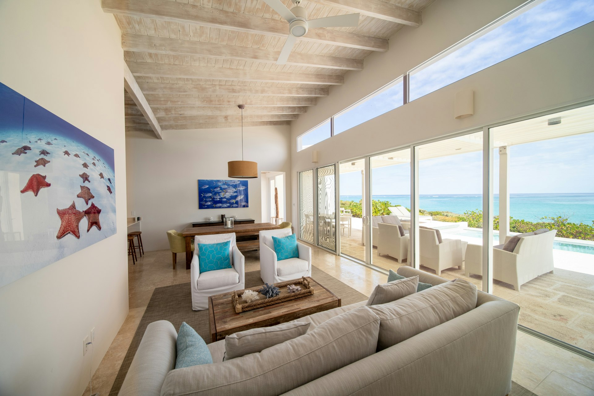 Three Bedroom Peninsula Oceanfront Reef Villa - Living Area