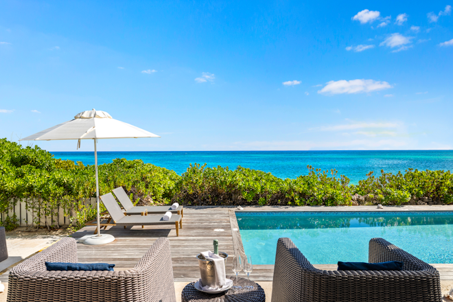 Three Bedroom Beachfront Villa Pool