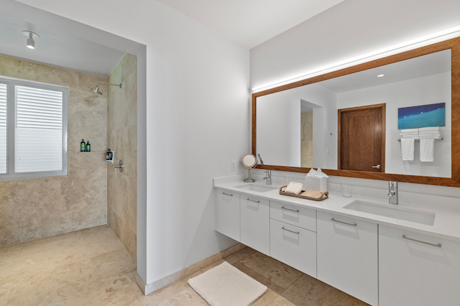 Ocean View Suite Bathroom
