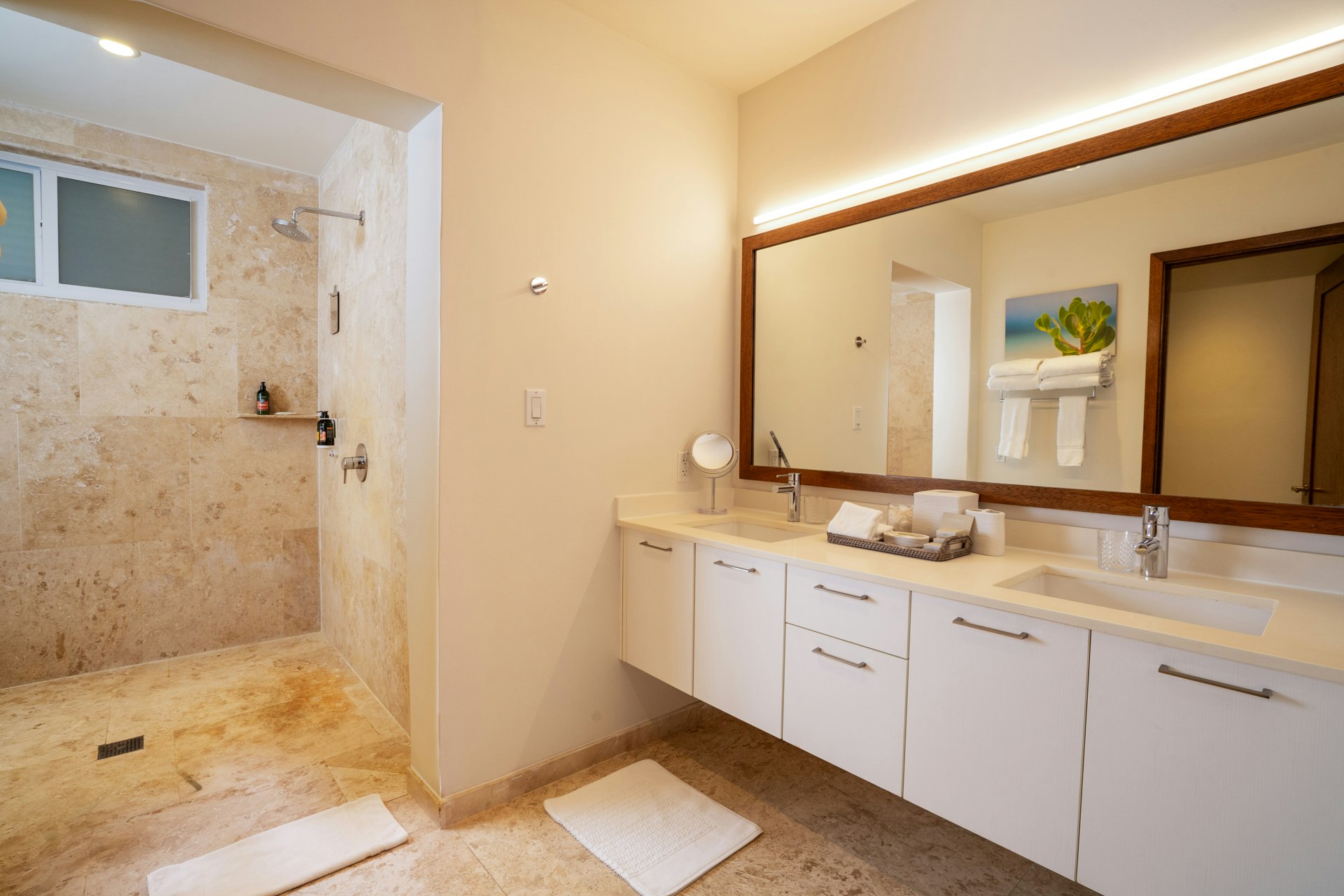 Ridgetop One Bedroom Ocean View Suite - Bathroom