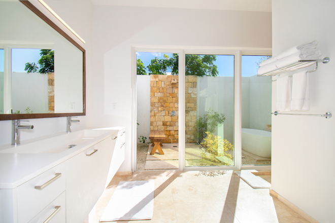 Two Bedroom Beachfront Villa Premier Bathroom