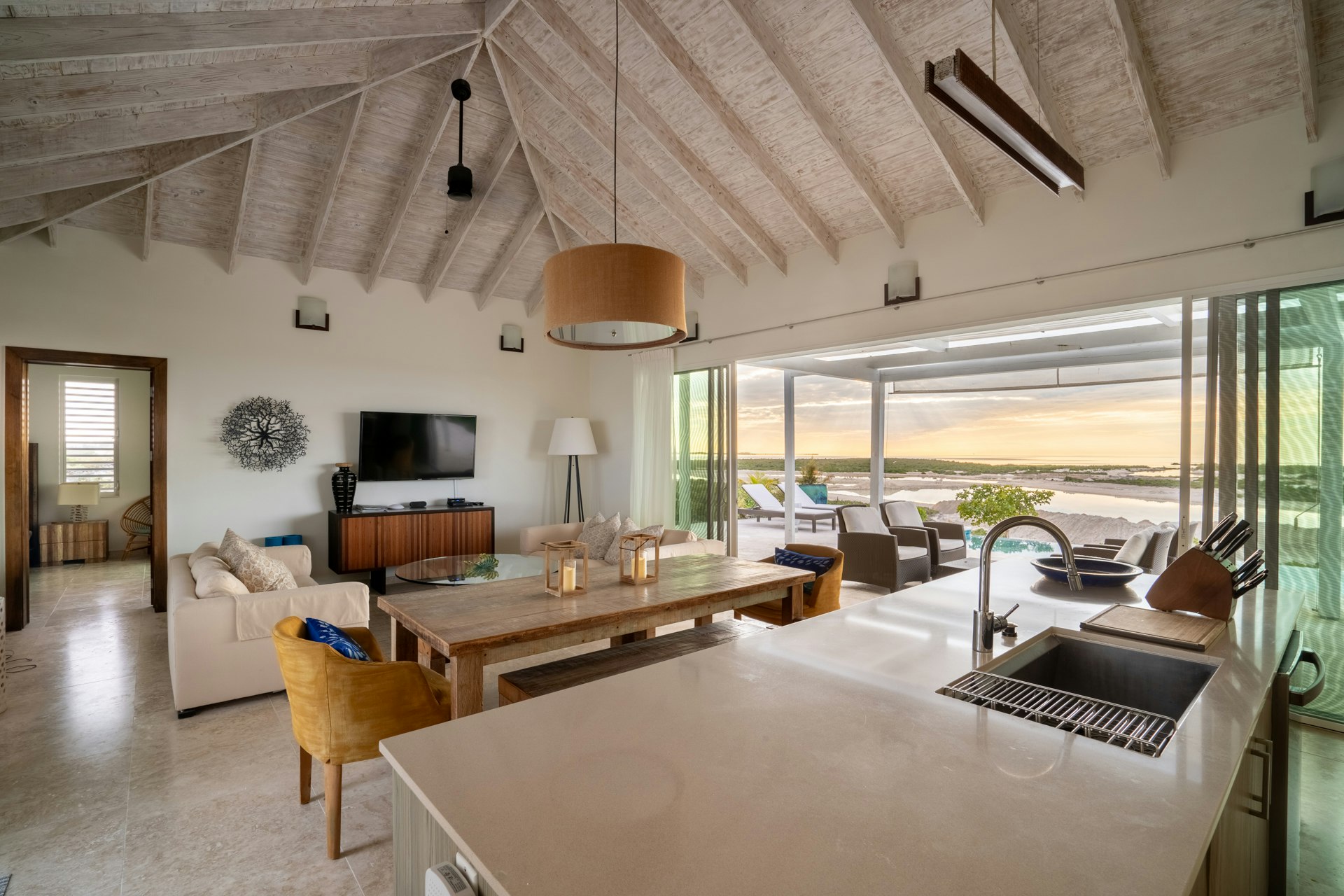 Two Bedroom Peninsula Oceanfront Coral Villa - Kitchen