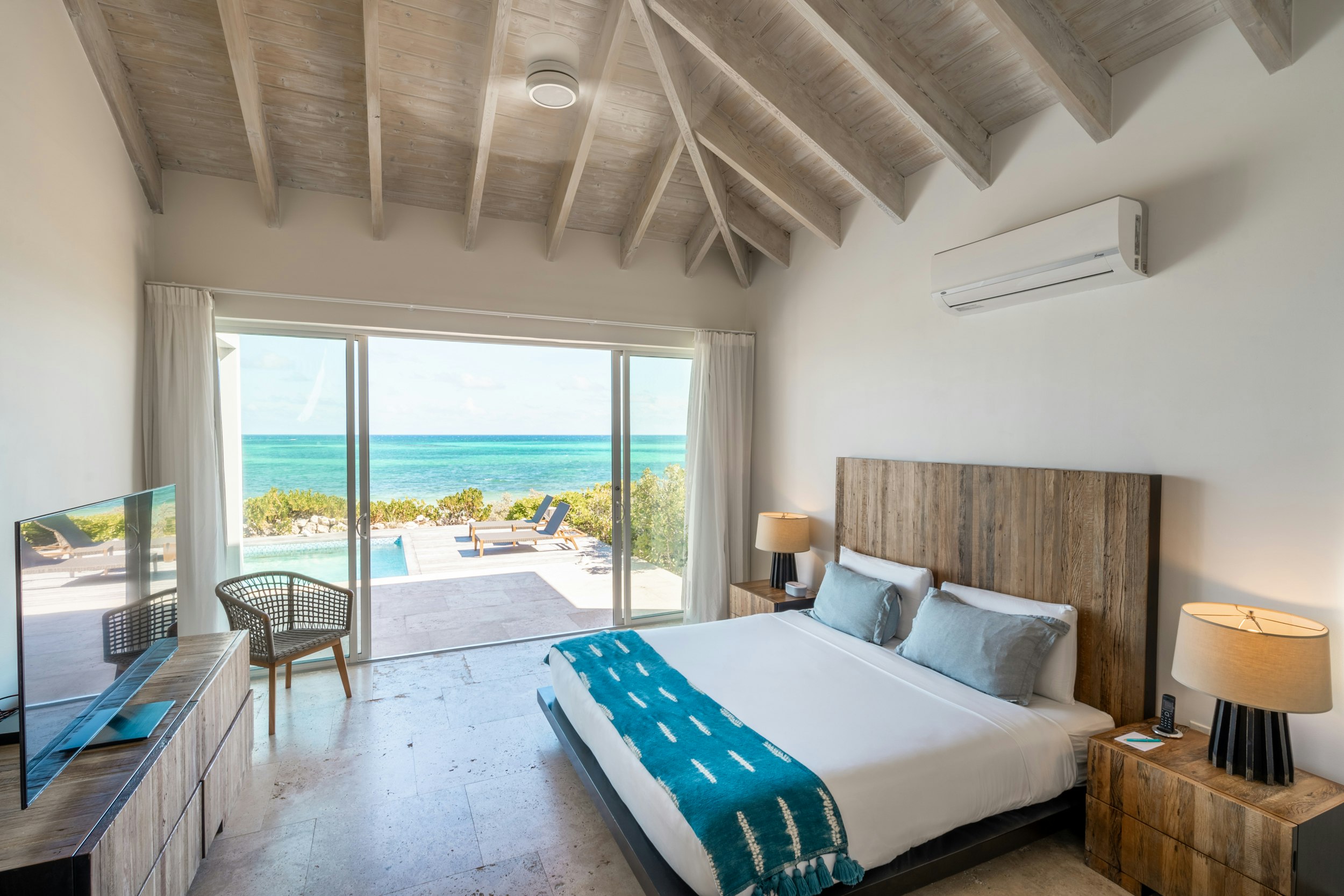 Four Bedroom Beachfront Villa - Bedroom