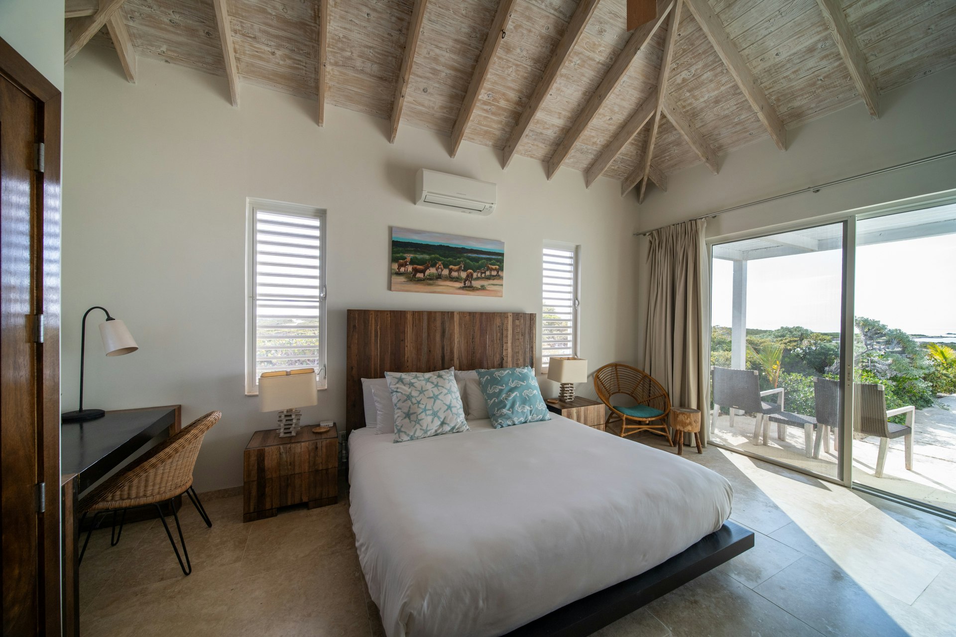 Two Bedroom Peninsula Oceanfront Coral Villa - Bedroom