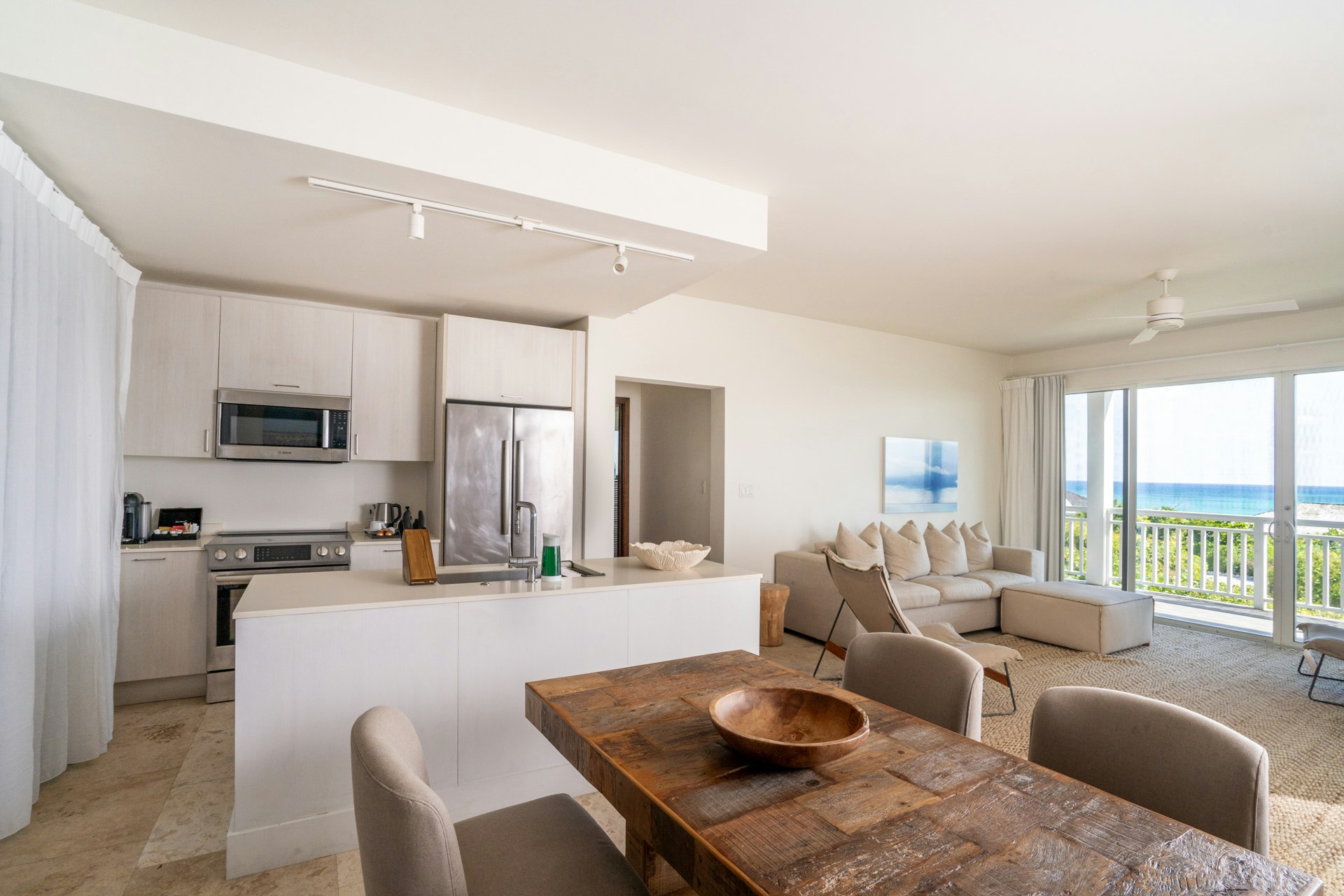 Ridgetop Two Bedroom Ocean View Suite - Kitchen & Dining Area