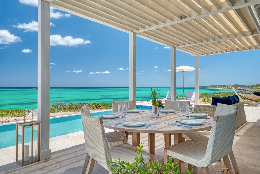 Three Bedroom Peninsula Oceanfront Coral Villa - Patio