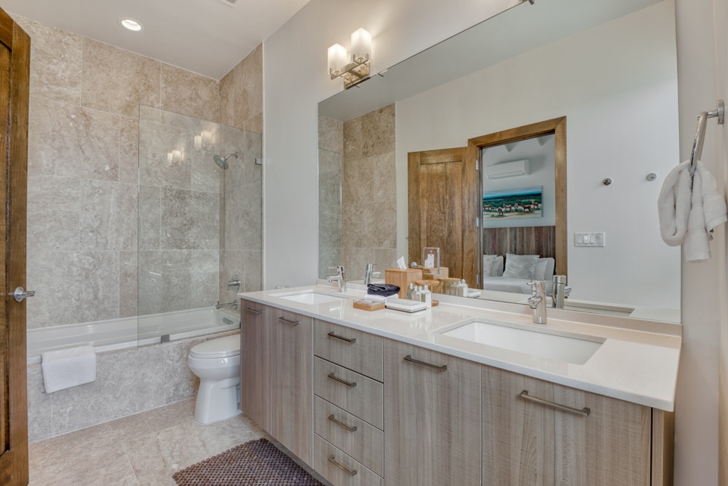 Two Bedroom Peninsula Skyridge Villa - Bathroom