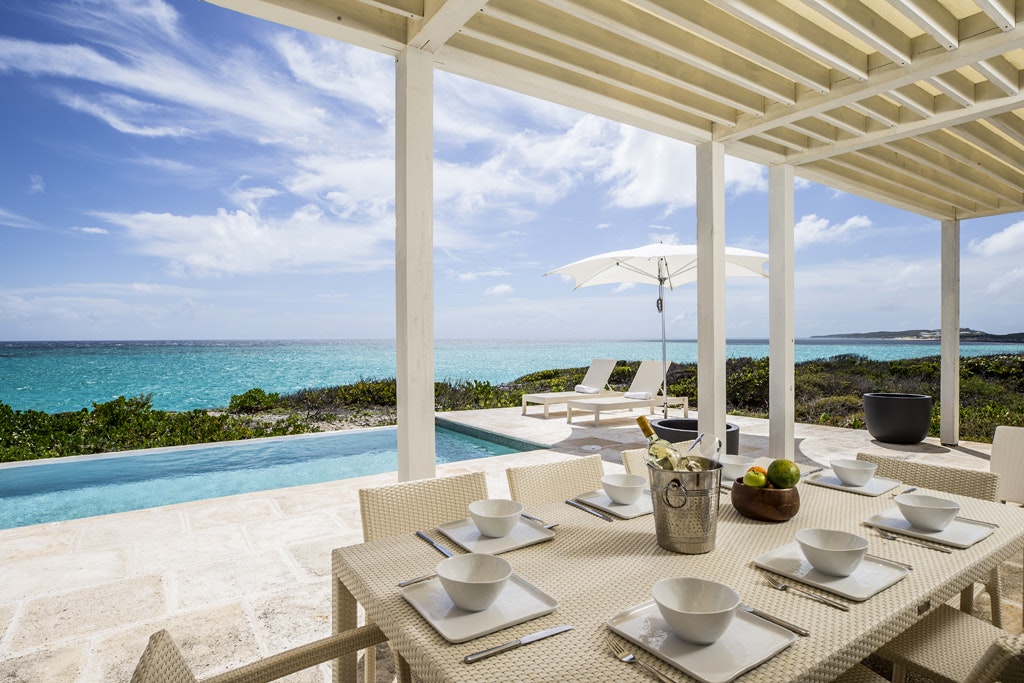 Three Bedroom Peninsula Oceanfront Reef Villa Pool View