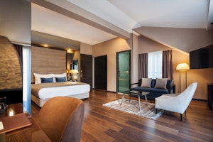 Junior Suite with Balcony
