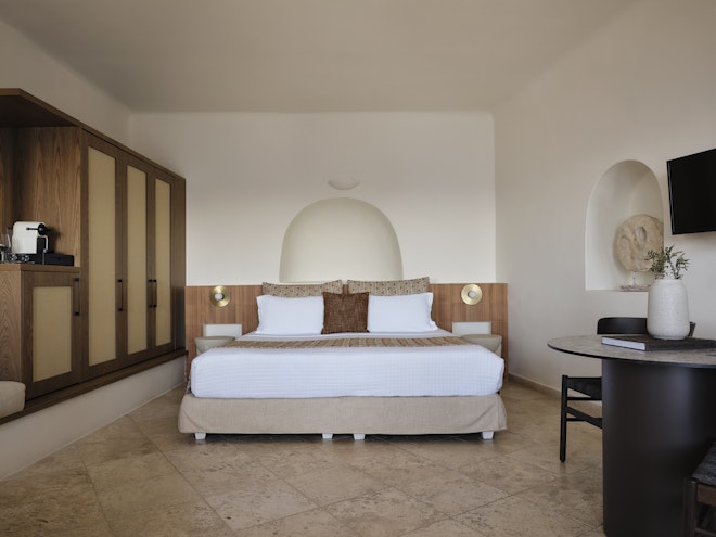 Honeymoon Suite - Bedroom