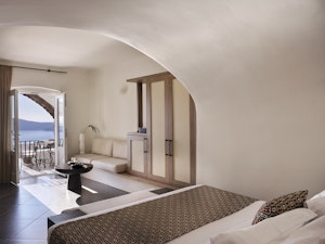 Senior Suite - Bedroom