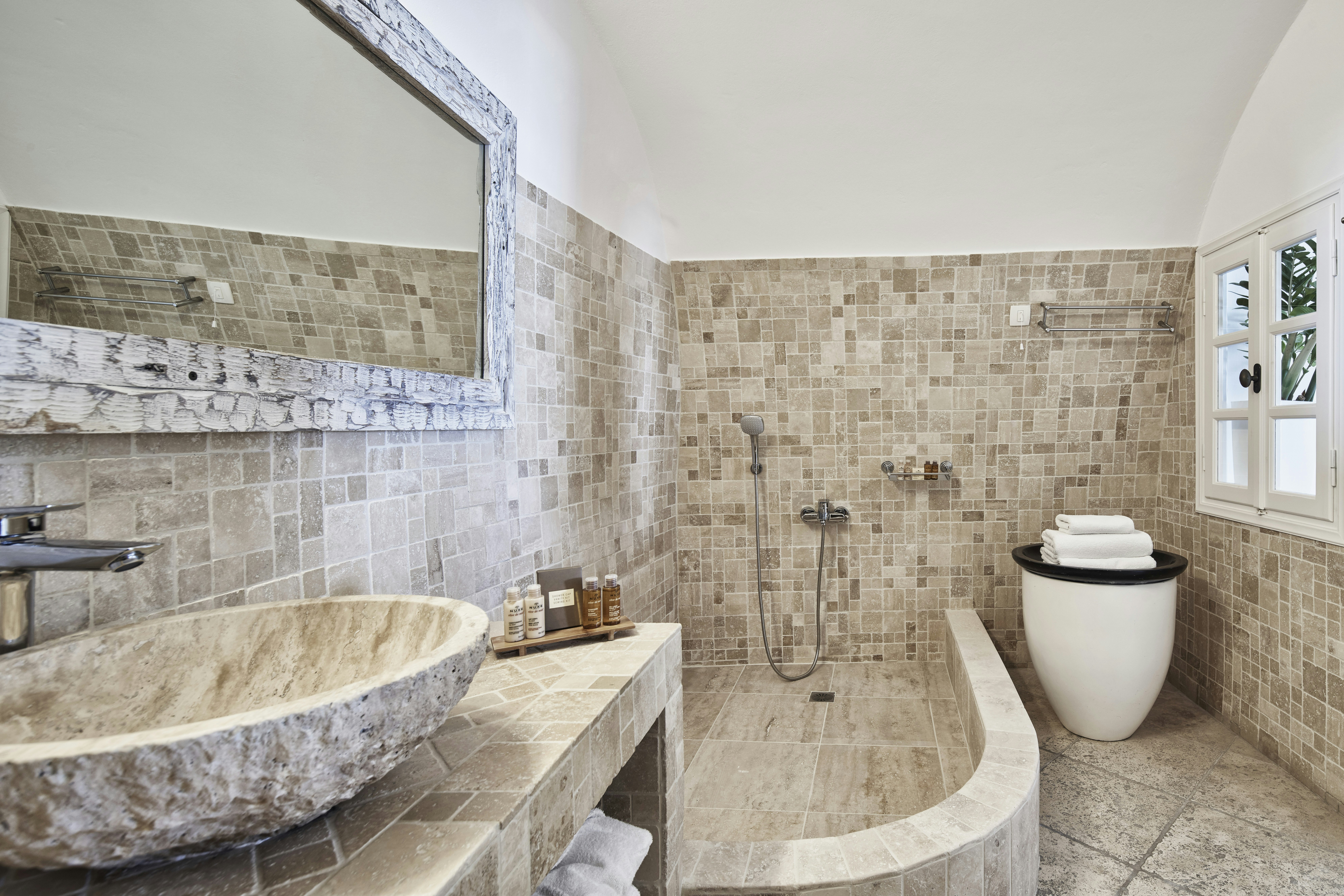 Superior Suite - Bathroom