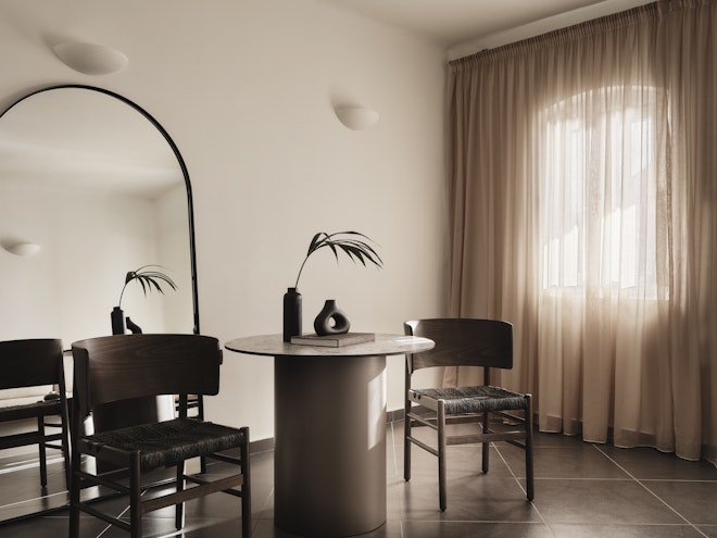 Senior Suite - Living Area