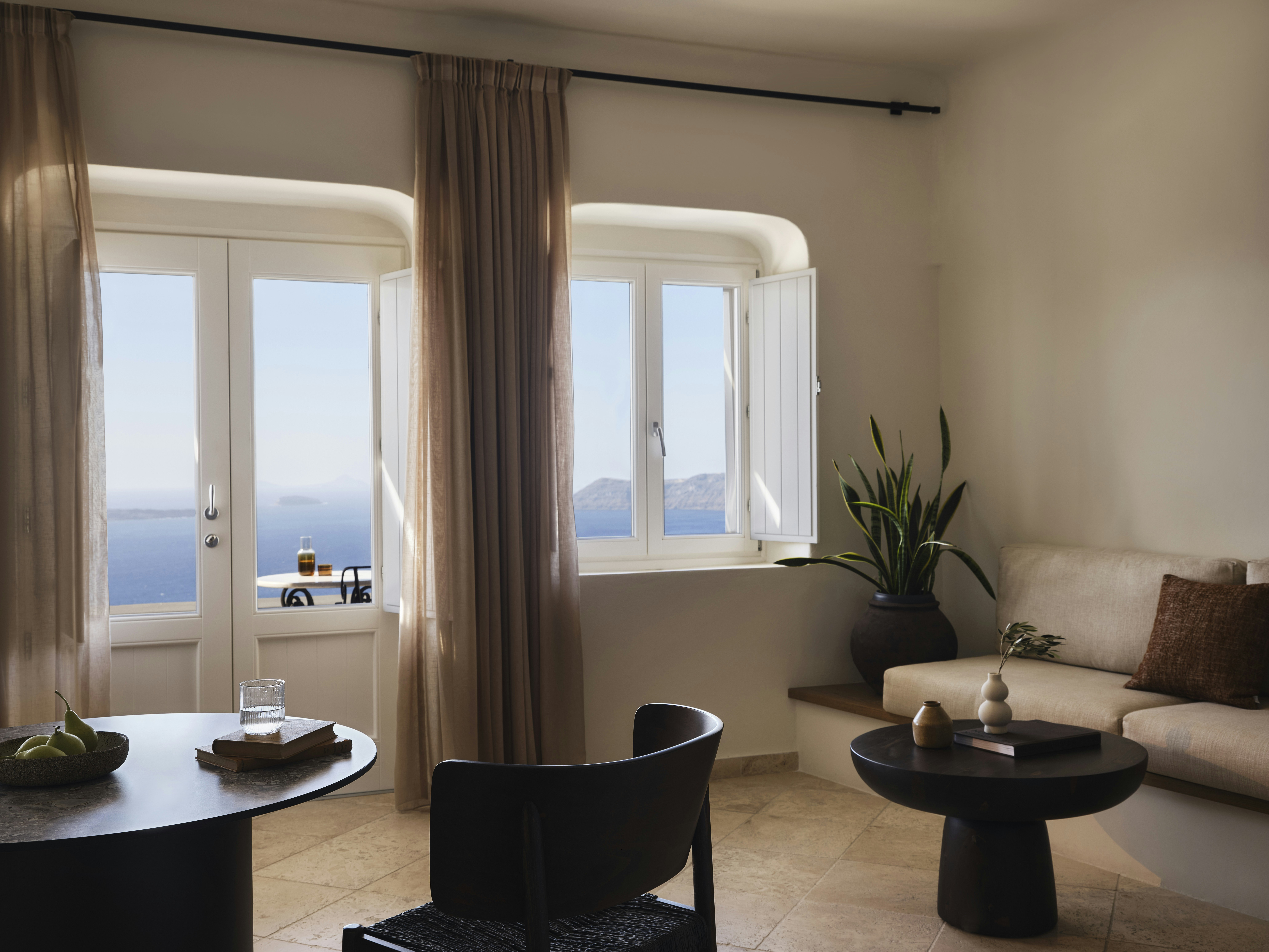 Honeymoon Suite - Living Area