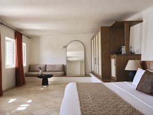 Honeymoon Suite - Bedroom