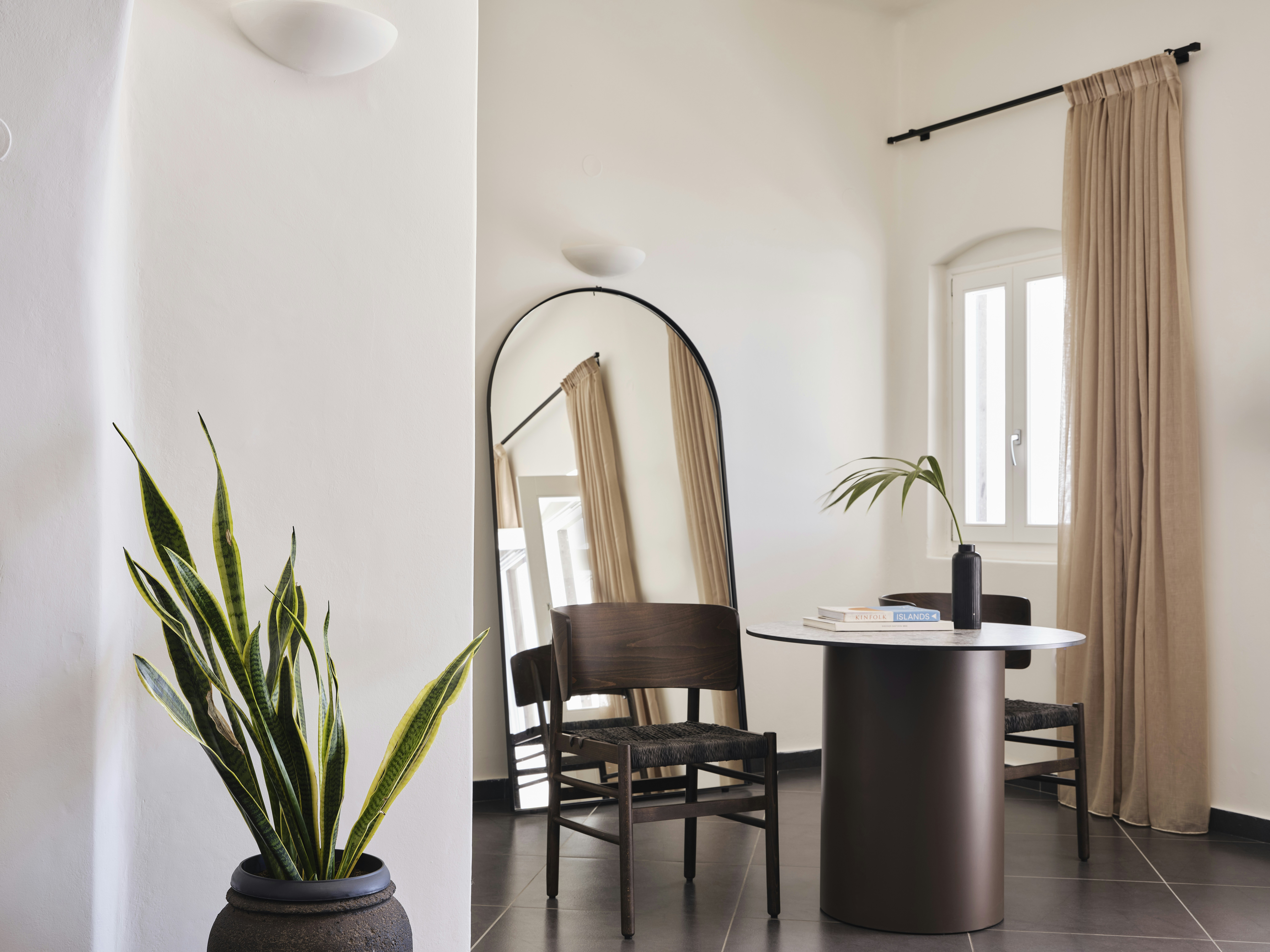 Senior Suite - Living Area