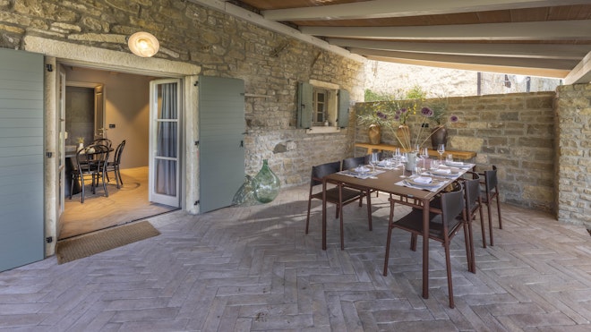 Three Bedroom Villa - Outdoor Dining Area