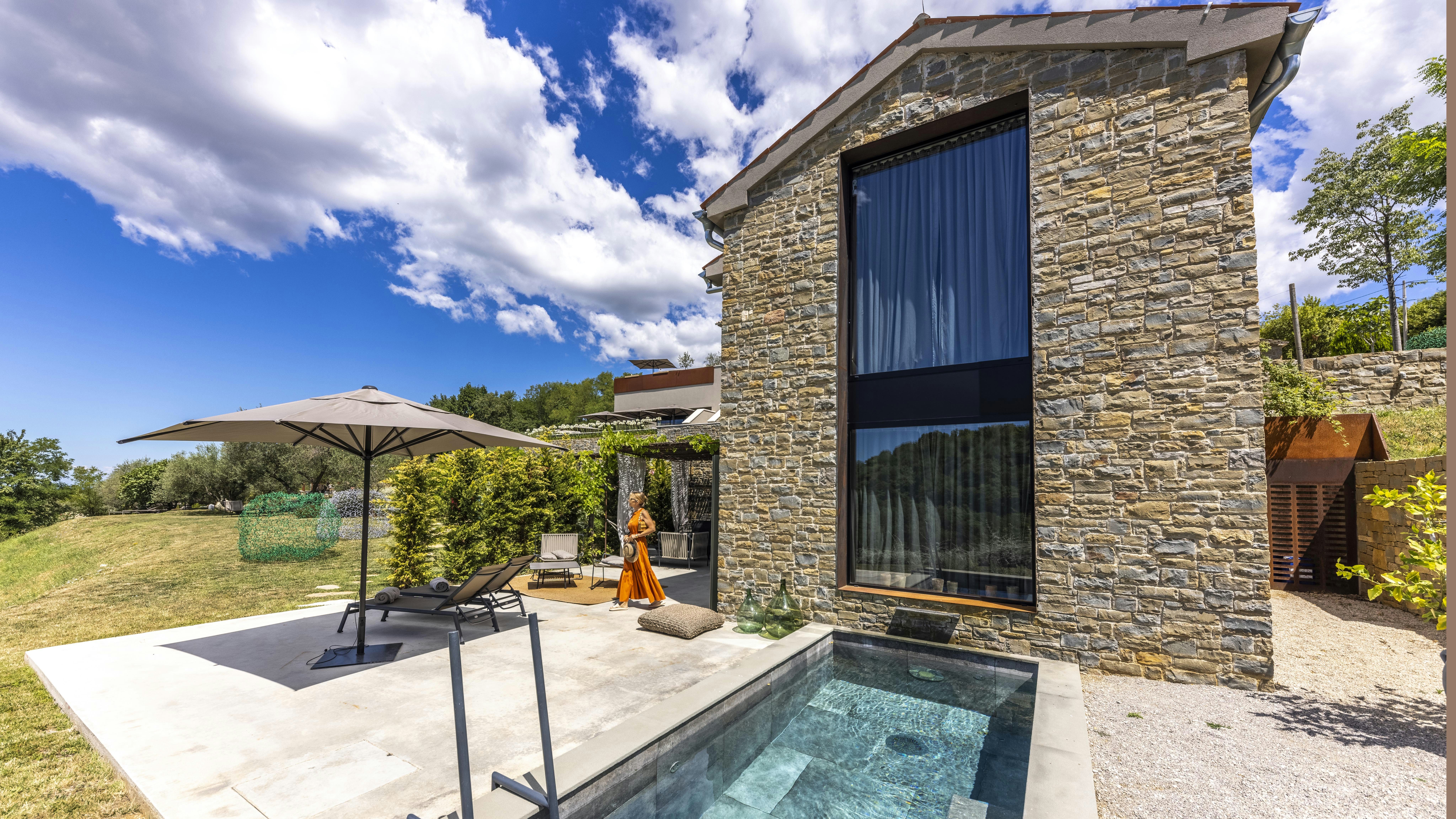 Three Bedroom Villa - Garden