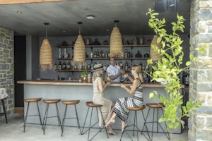 Pool Bar