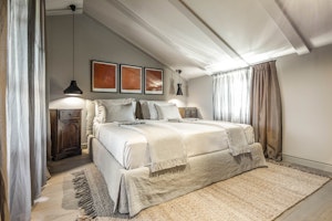 Romantic Suite - Bedroom