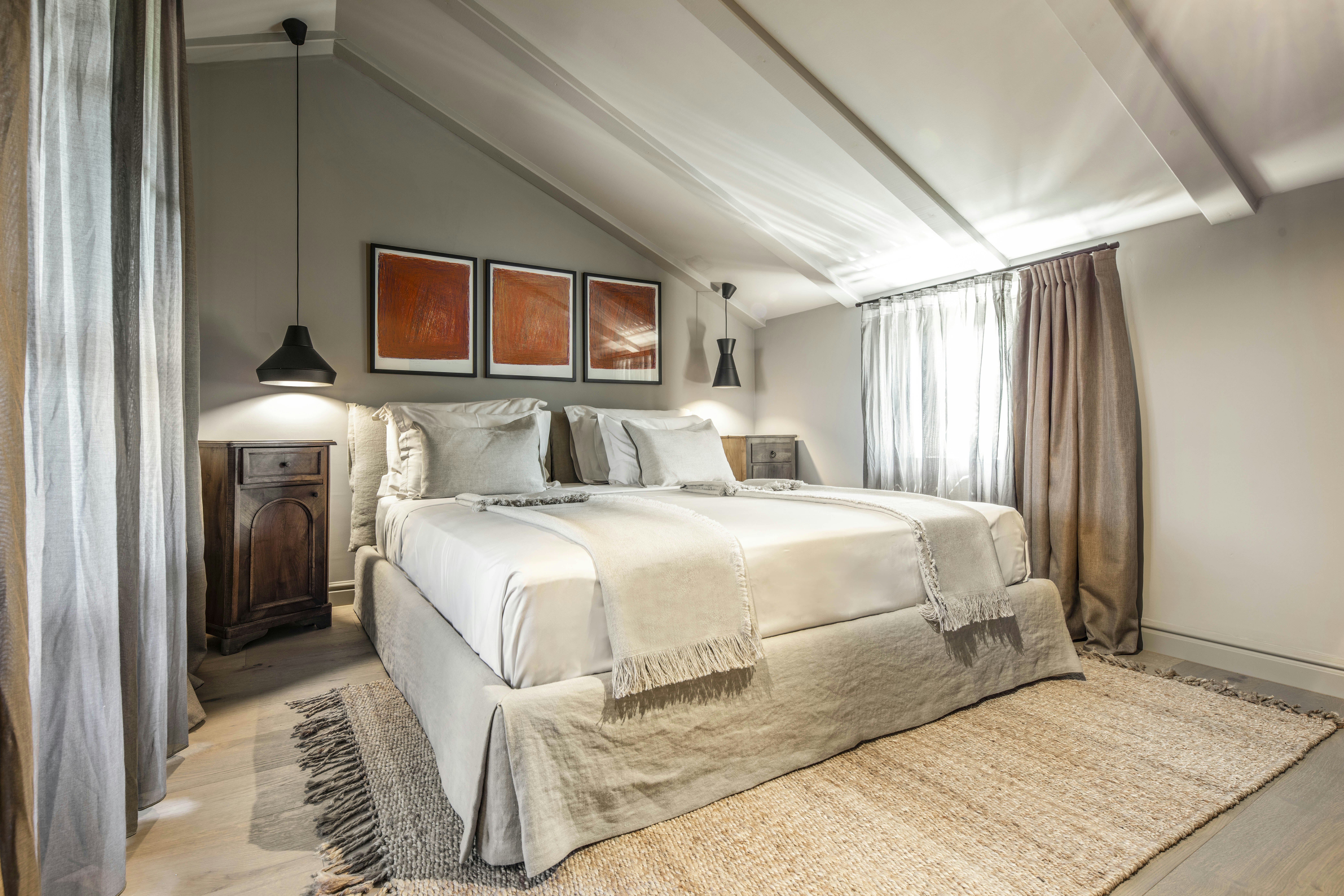 Romantic Suite - Bedroom