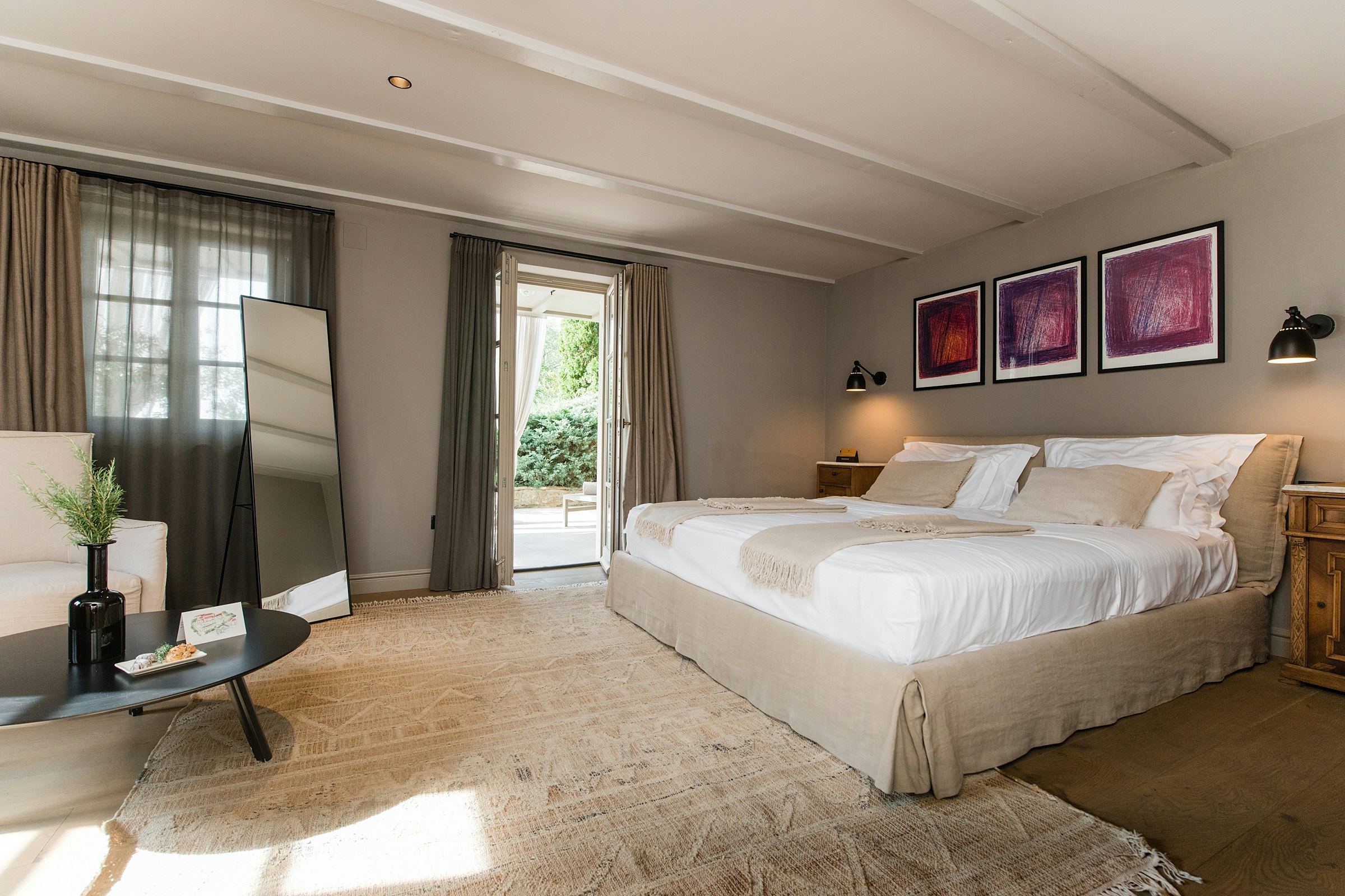 Deluxe Room - Bedroom