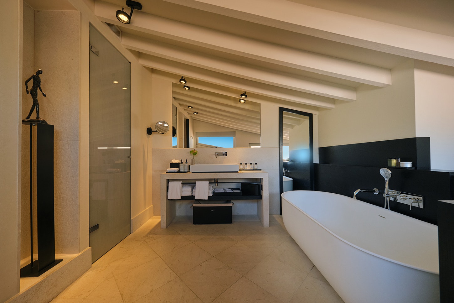 La Torre Studio Bathroom