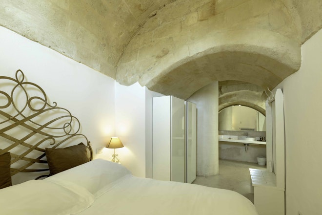 Cave with Patio - Room #65