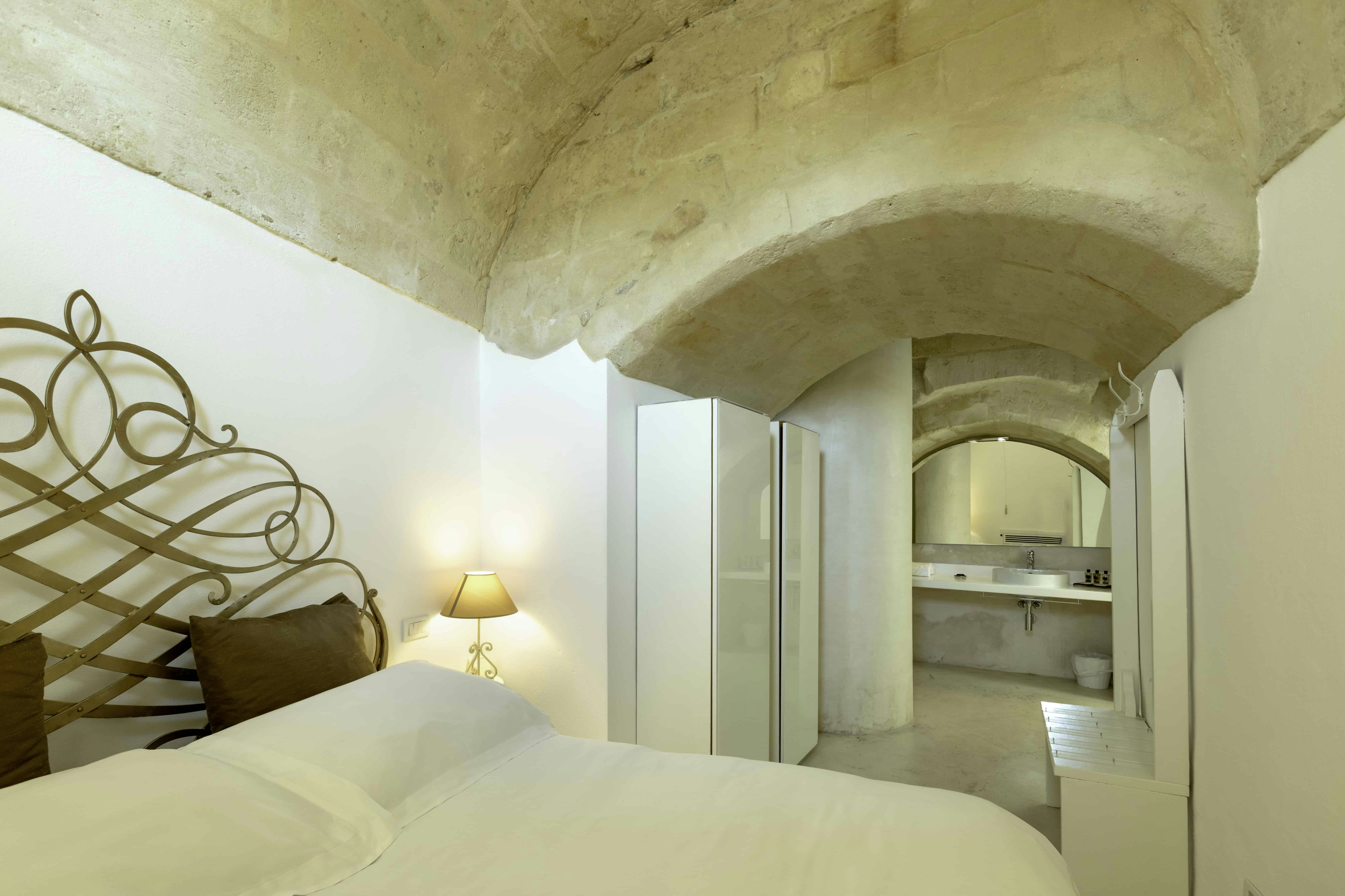 Cave with Patio - Room #65