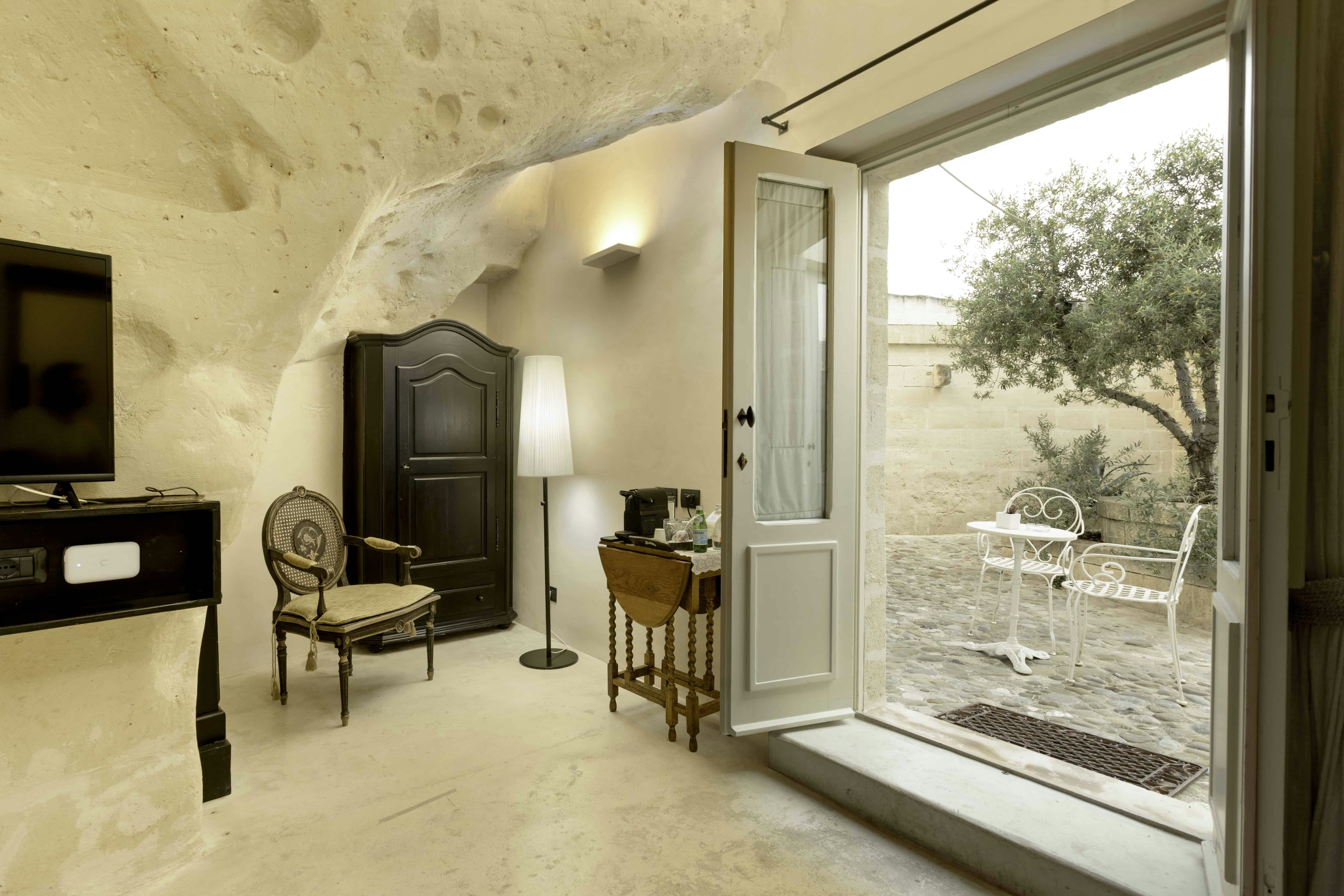 Cave With Patio - Living Area