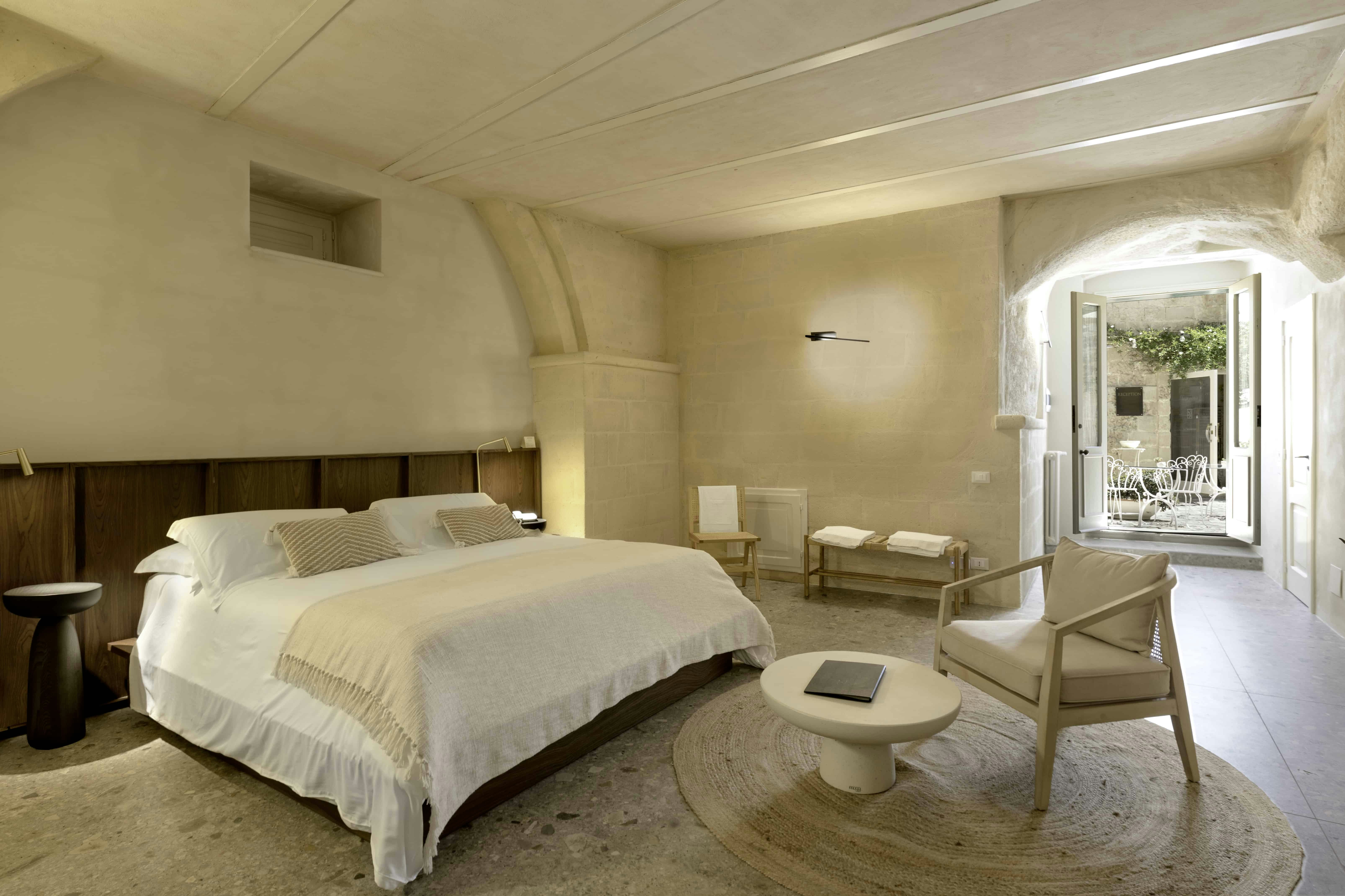 Cave with Patio - Room #65C