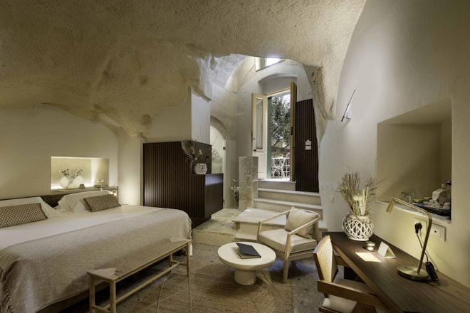 Cave with Patio - Room #70