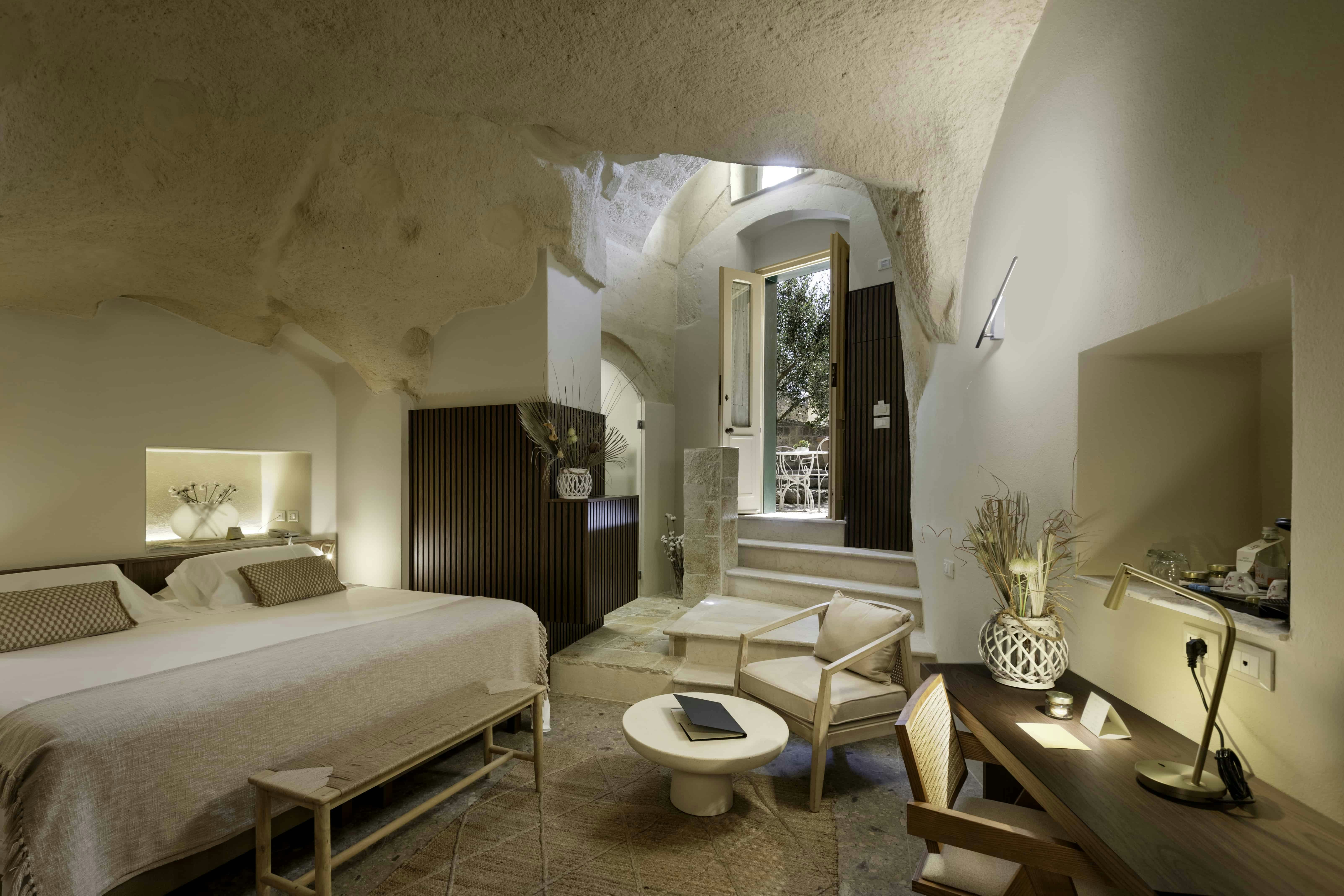 Cave with Patio - Room #70