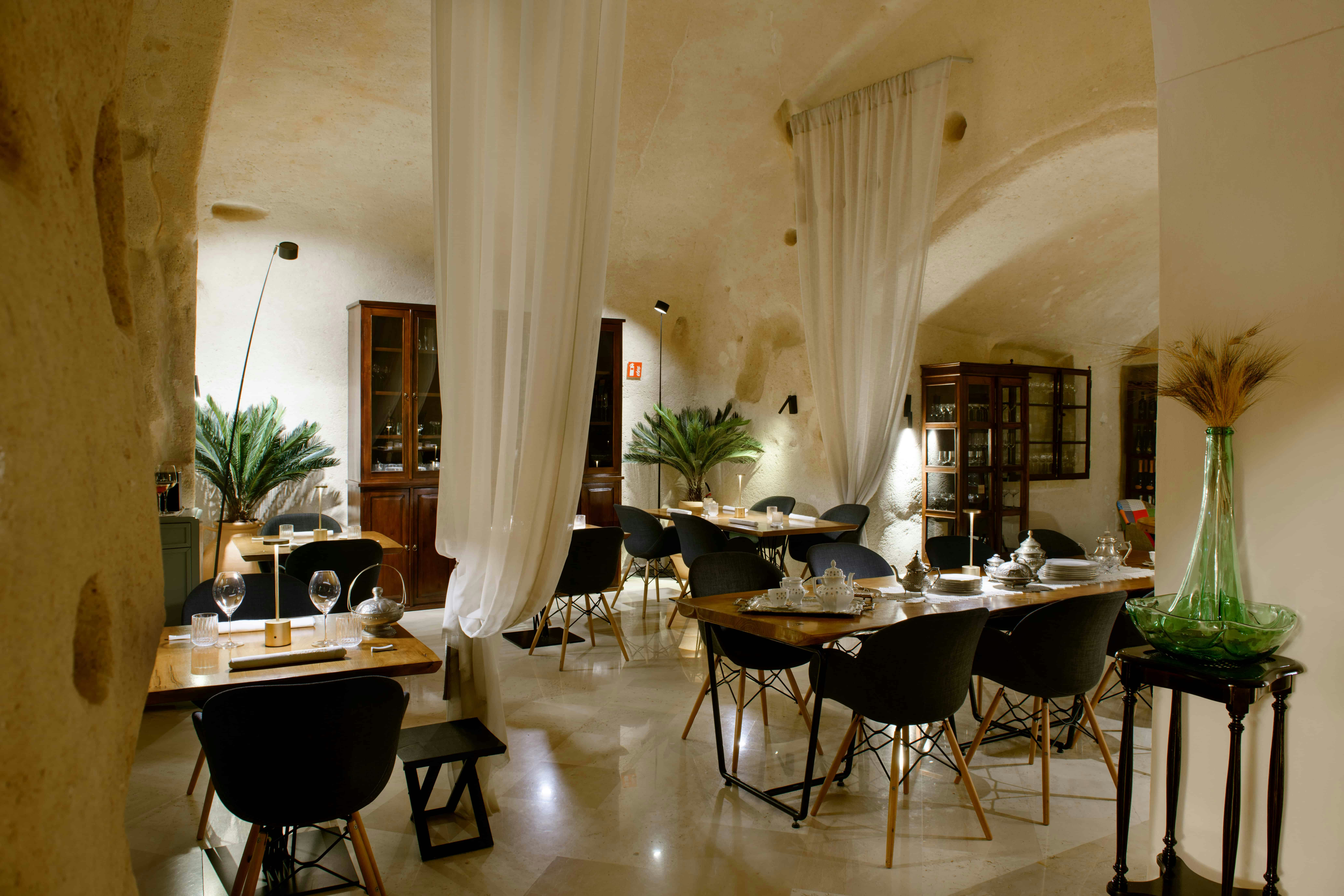 Restaurant Indoor Hall