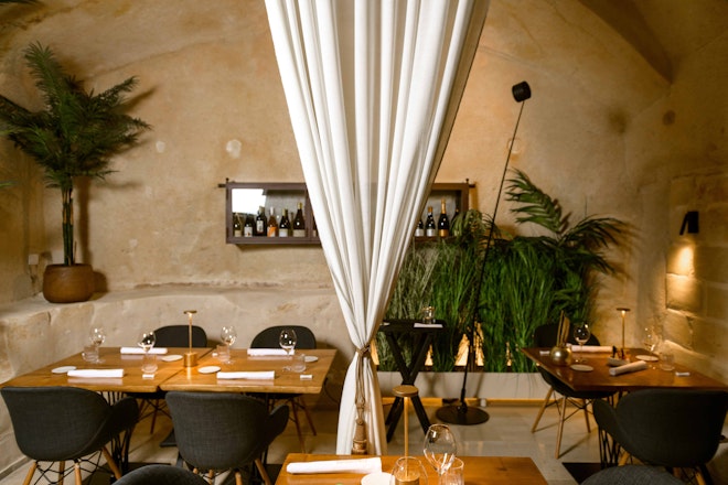 Restaurant Indoor Hall