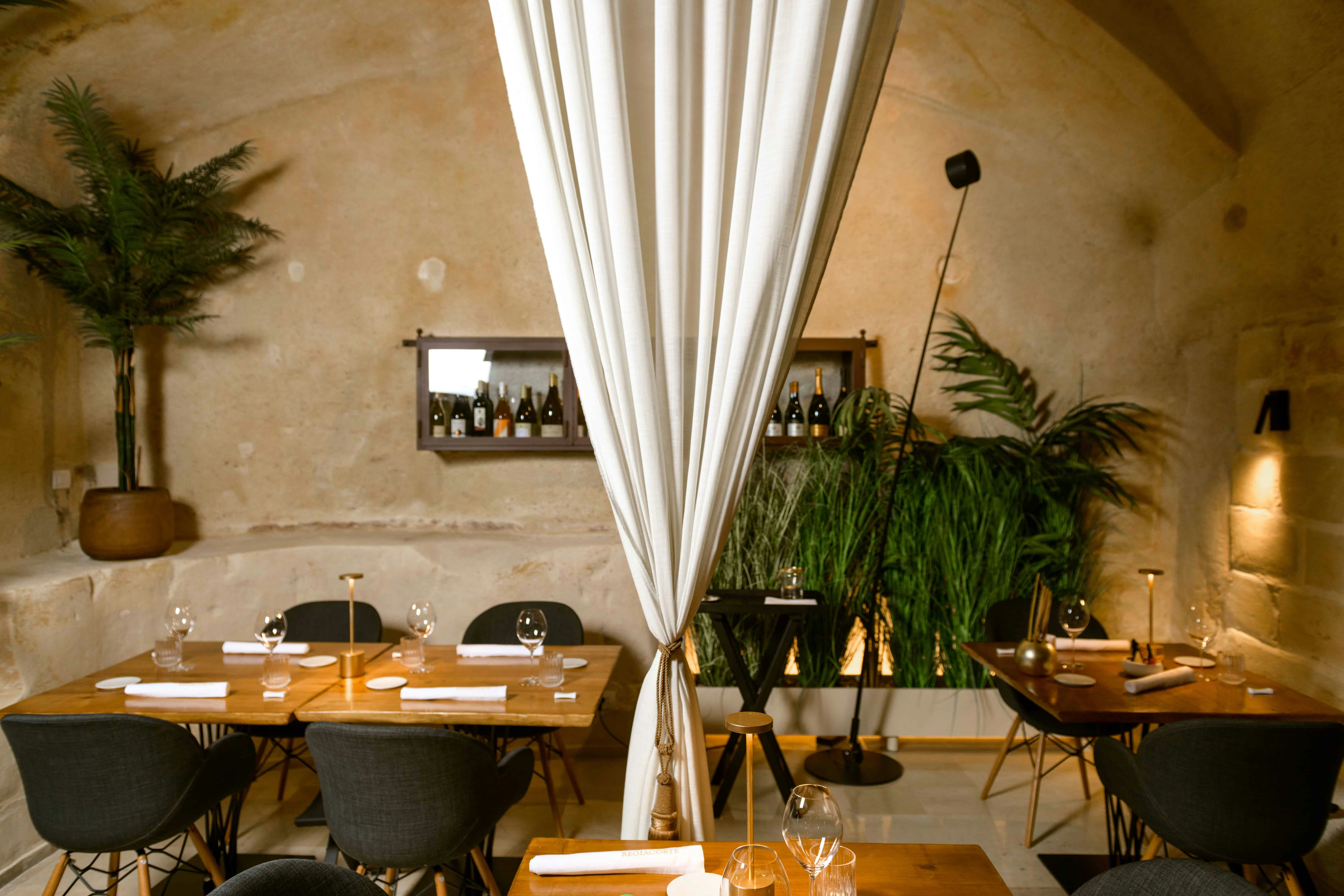 Restaurant Indoor Hall