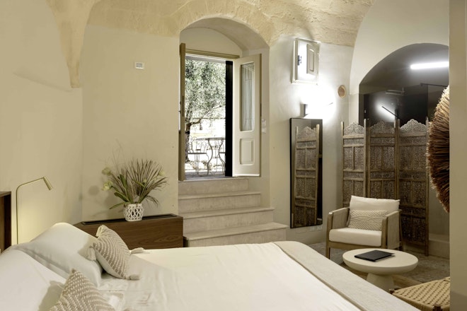 Cave with Patio - Room #69