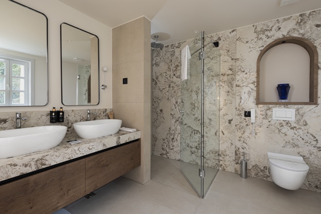 Bronza - Bathroom